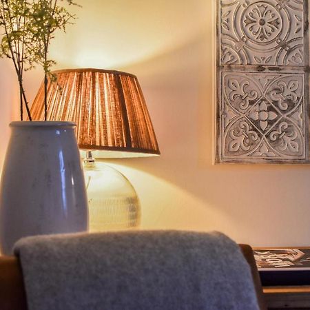 The Malthouse - Naturally Styled Central Apartment ไซเร็นเซสเตอร์ ภายนอก รูปภาพ