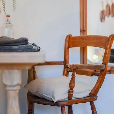The Malthouse - Naturally Styled Central Apartment ไซเร็นเซสเตอร์ ภายนอก รูปภาพ