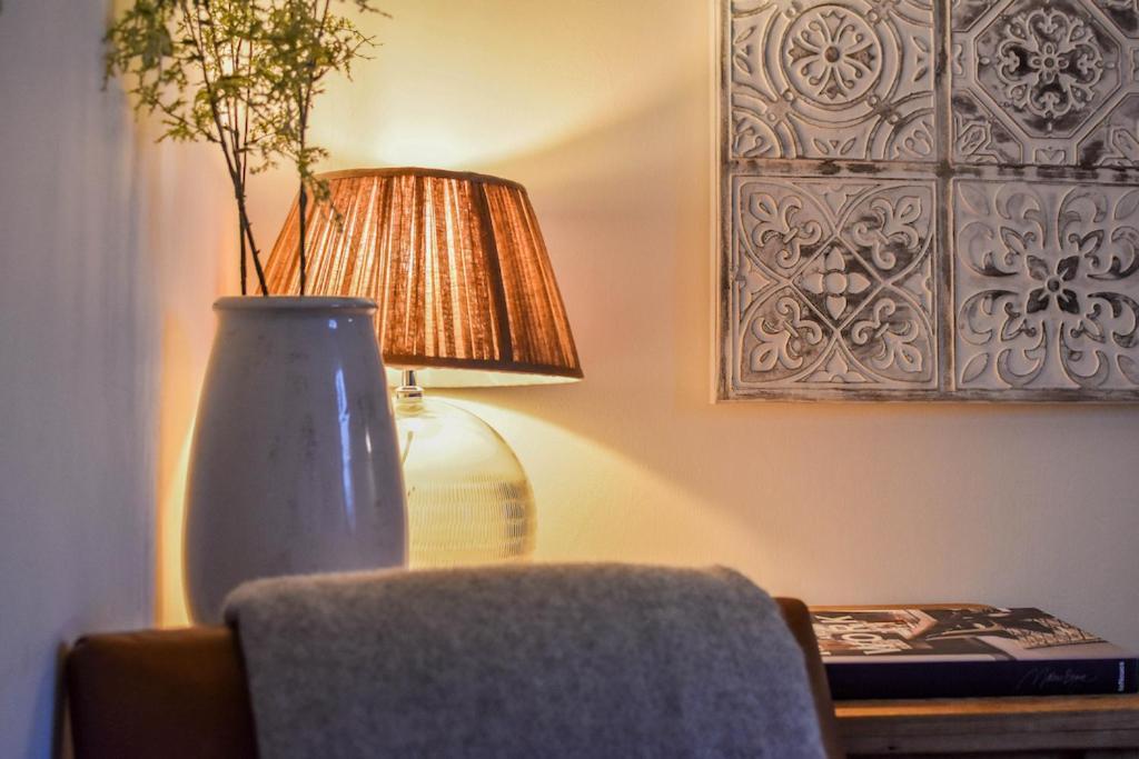 The Malthouse - Naturally Styled Central Apartment ไซเร็นเซสเตอร์ ภายนอก รูปภาพ